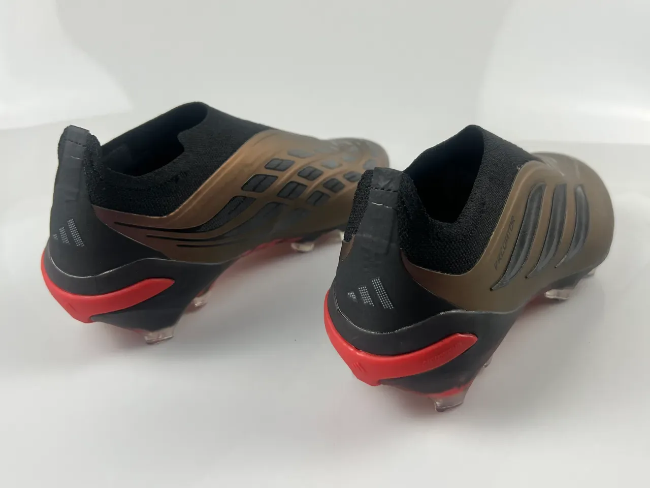 Adidas Predator ব্রাউন ব্ল্যাক মেটালিক ব্রোঞ্জ সিন্থেটিক ওভারলে দৃঢ় ভূমি ফুটবল জুতো 2