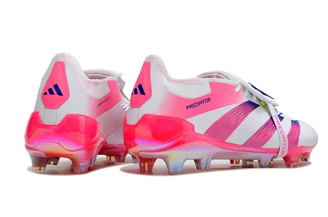 Adidas Predator Tênis de futebol com studs moldados, branco e rosa, corte baixo, cadarço assimétrico, gramado firme. 5
