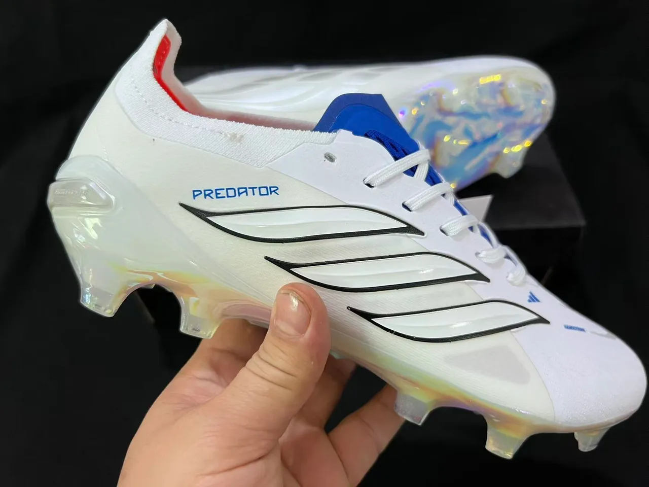 Adidas Predator Blanc Argenté Supérieur Synthétique Rayures Métalliques 3-Stripes Firm-Ground Chaussures de Football 9
