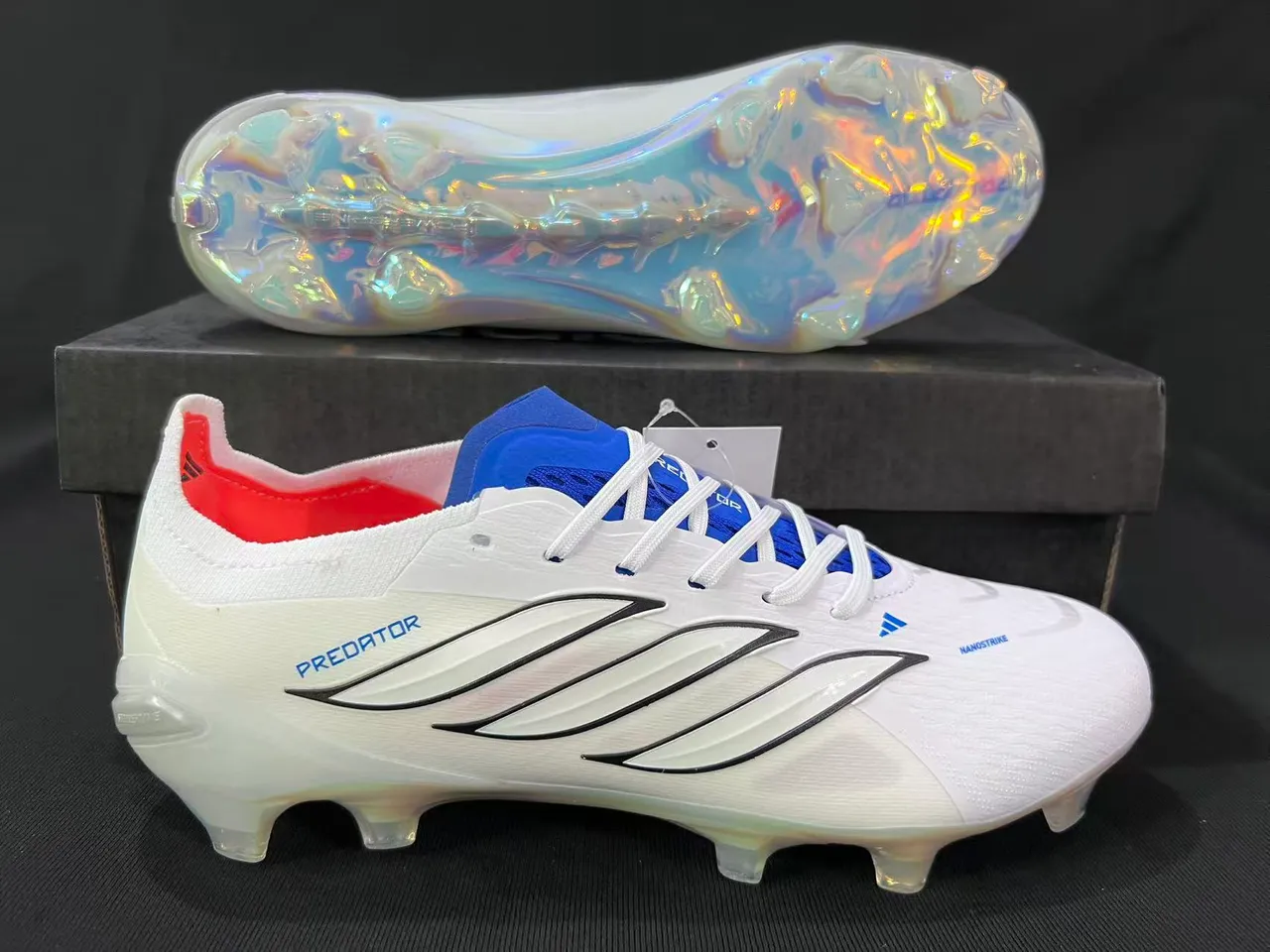 Adidas Predator Blanc Argenté Supérieur Synthétique Rayures Métalliques 3-Stripes Firm-Ground Chaussures de Football 10