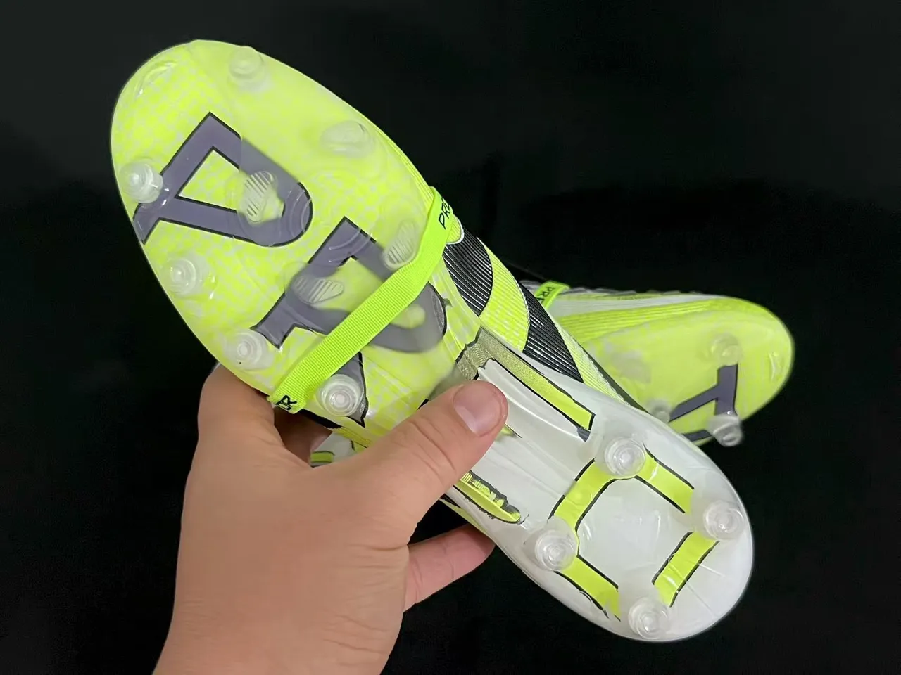 Adidas Predator أصفر أبيض بدون أربطة إغلاق حزام نيون أعلى هجين لمس أرضية صلبة أحذية كرة القدم 3