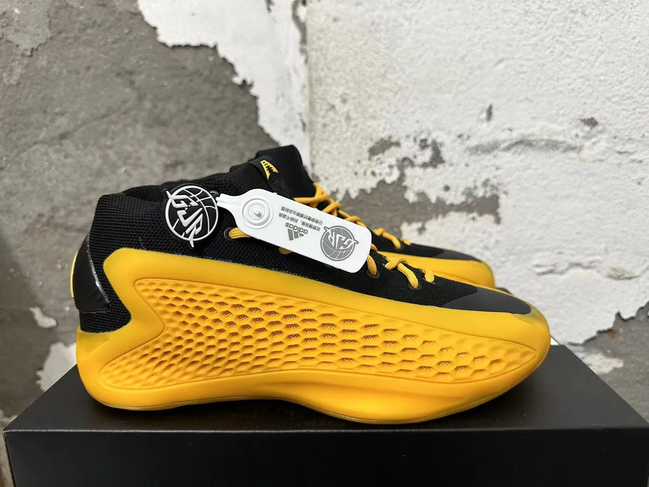 Adidas Pro Model হলুদ কালো হাই টপ হনিকম্ব মিডসোল বাস্কেটবল জুতো 4
