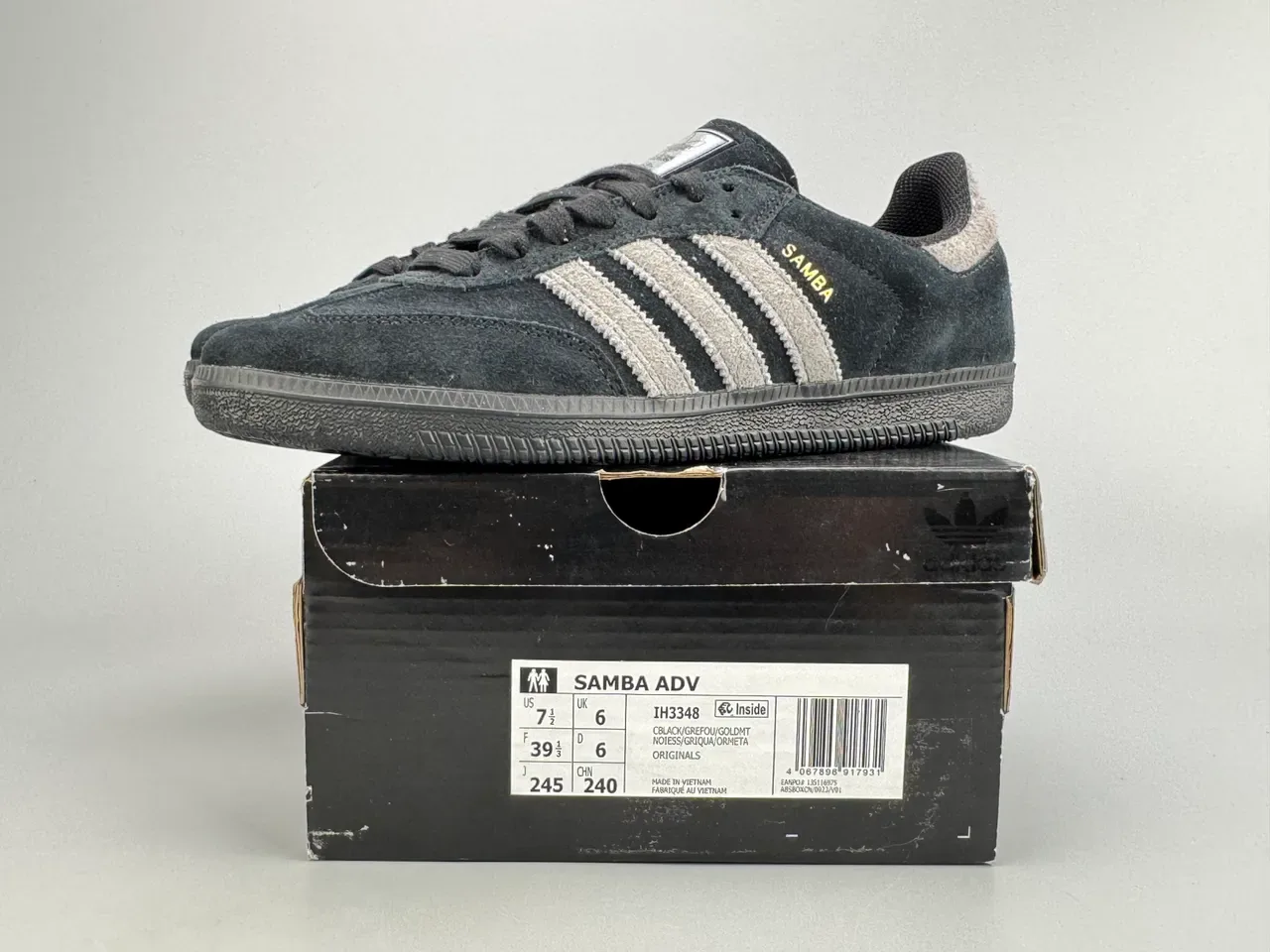 Adidas Samba Tênis Lifestyle Preto e Cinza de Camurça 2