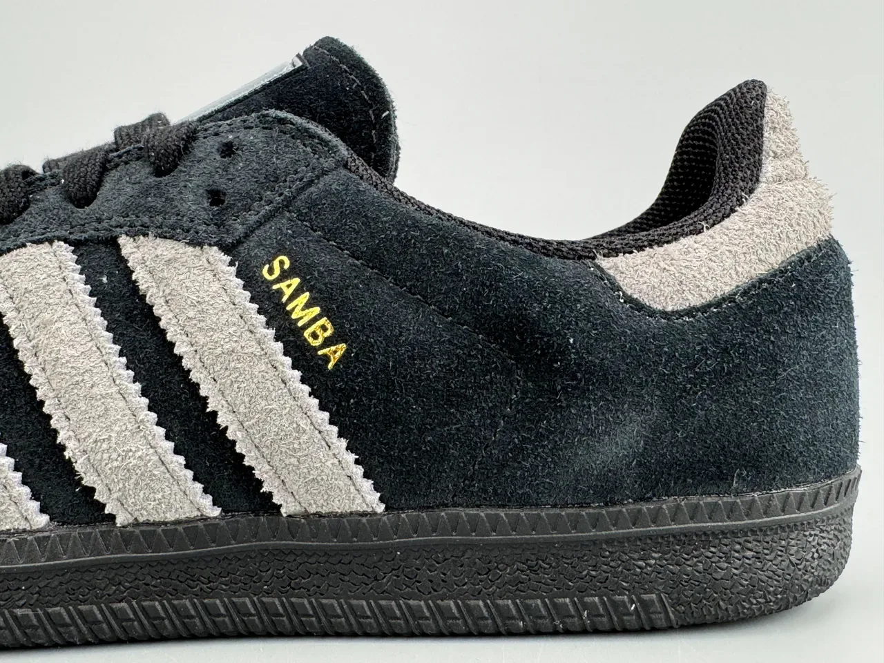 Adidas Samba Tênis Lifestyle Preto e Cinza de Camurça 5
