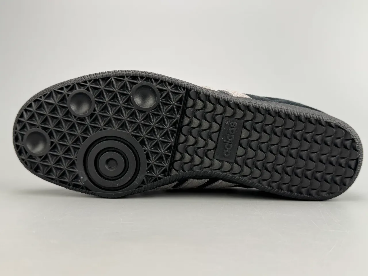 Adidas Samba Tênis Lifestyle Preto e Cinza de Camurça 8