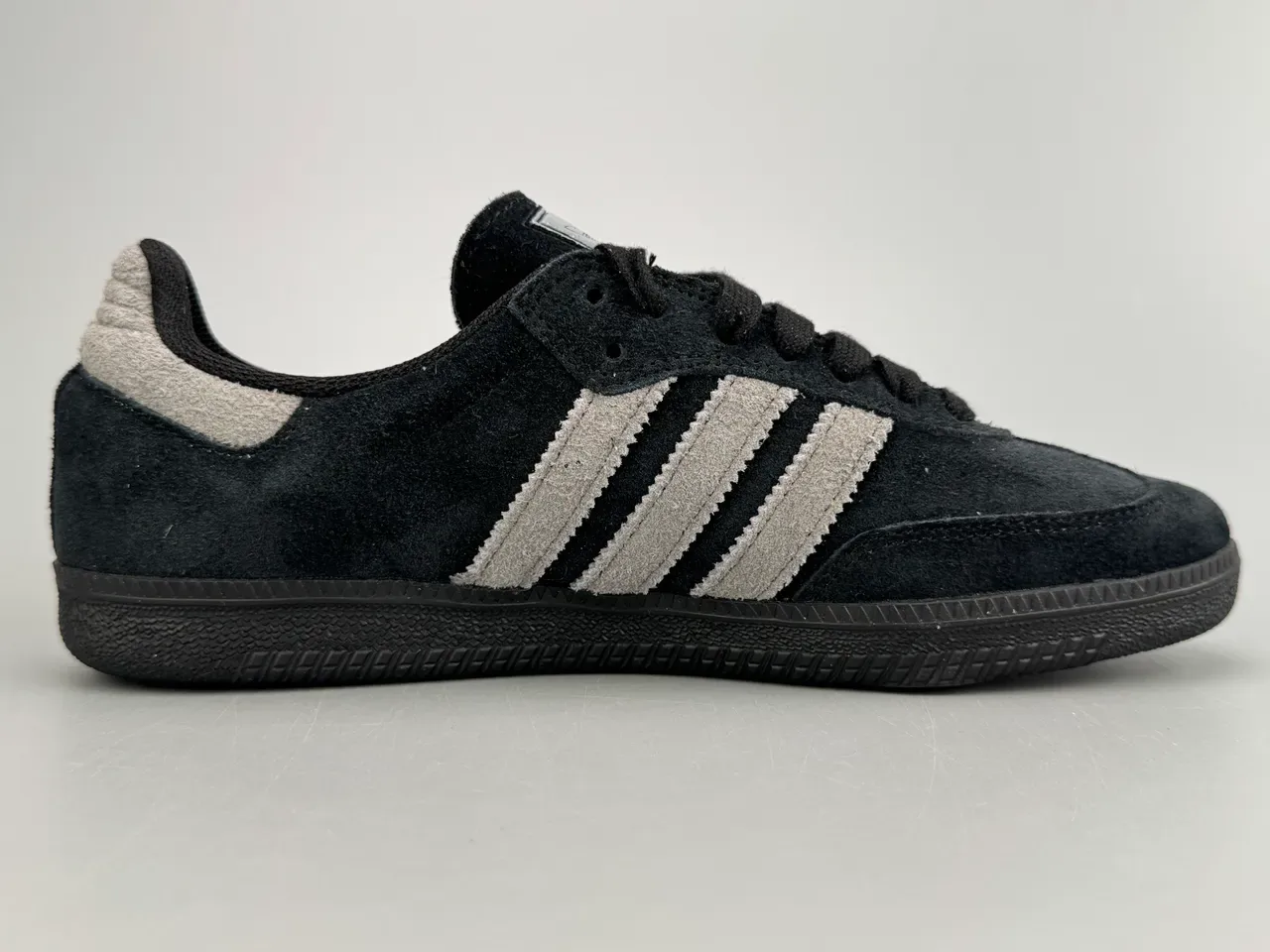 Adidas Samba Tênis Lifestyle Preto e Cinza de Camurça 10