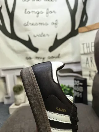 Adidas Samba 棕色和白色生活方式运动鞋 3