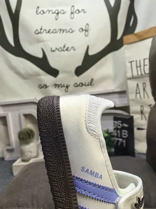Adidas Samba Blanc et Violet Chaussures Lifestyle 3