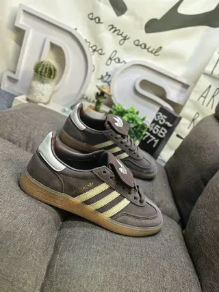 Adidas Spezial Tênis Lifestyle de Camurça Marrom e Creme 9