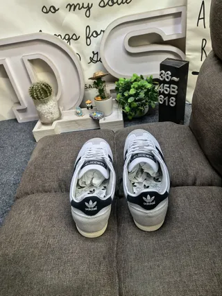 Adidas Spezial সাদা এবং কালো লাইফস্টাইল স্নিকার 8