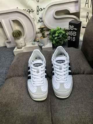Adidas Spezial সাদা এবং কালো লাইফস্টাইল স্নিকার 10