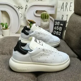 Adidas Stan Smith أحذية رياضية بيضاء وأسود لنمط الحياة
