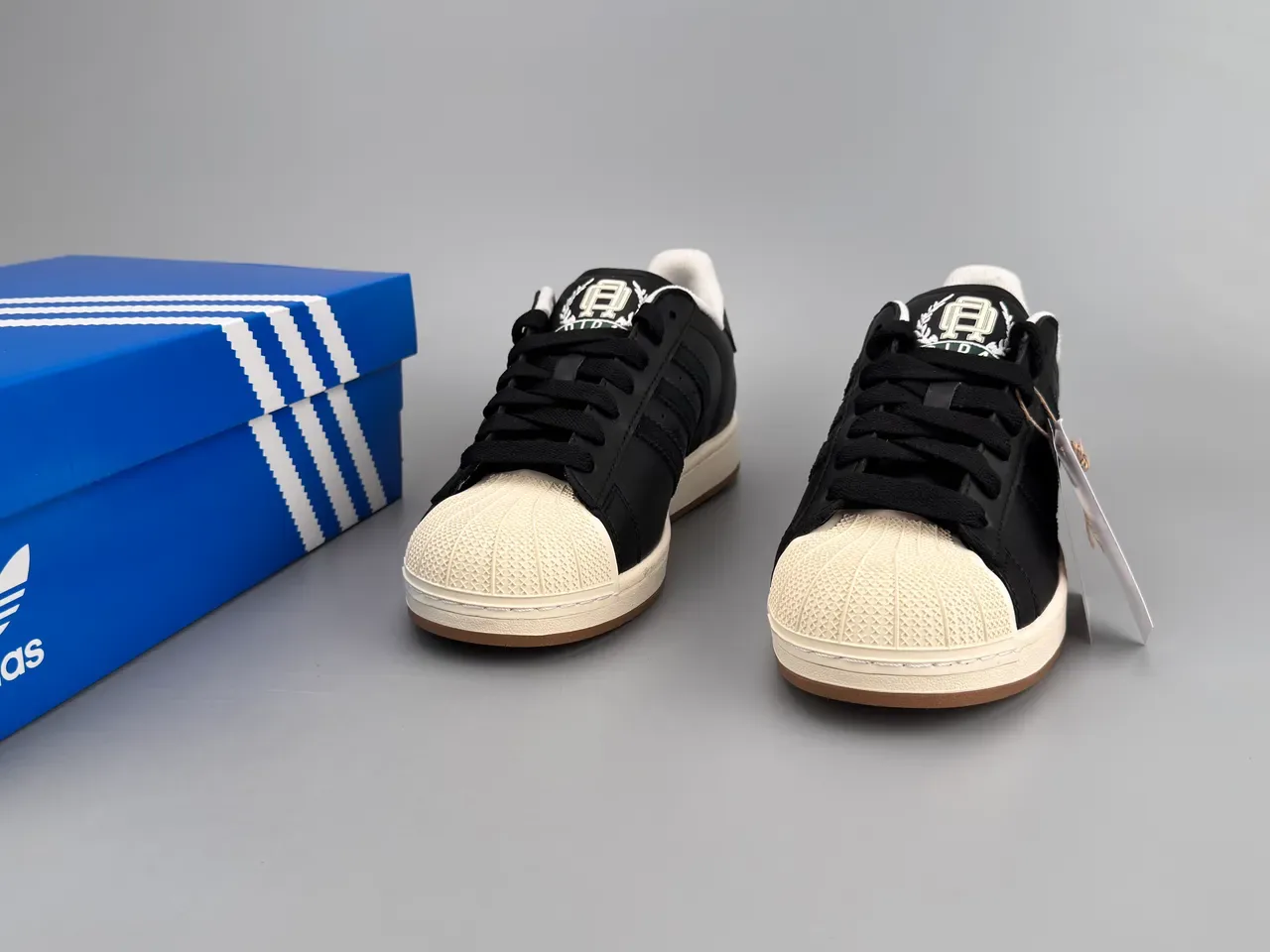 Adidas Superstar Tênis Lifestyle Preto e Creme 3
