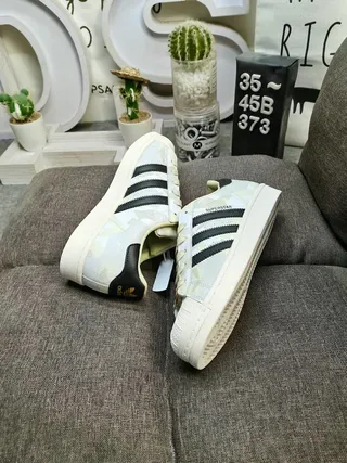 Adidas Superstar Camo-Print Off-White sneakers lifestyle 6