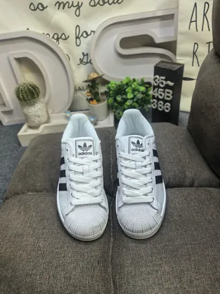 Adidas Superstar Tênis Lifestyle Branco e Preto 10
