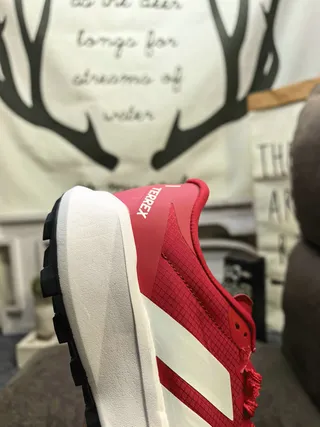 Adidas TERREX सफेद और काले दौड़ने के जूते 3