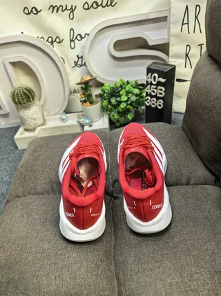 Adidas TERREX सफेद और काले दौड़ने के जूते 8