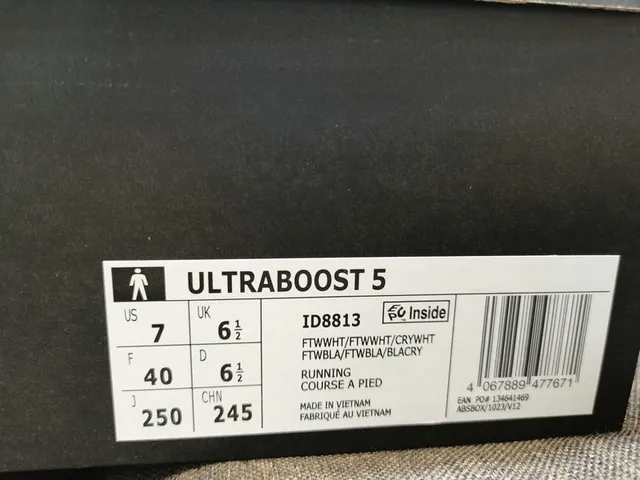 Adidas Ultraboost সাদা একরঙা রানিং শু 2