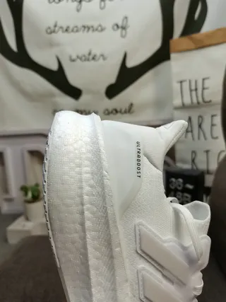 Adidas Ultraboost সাদা একরঙা রানিং শু 3