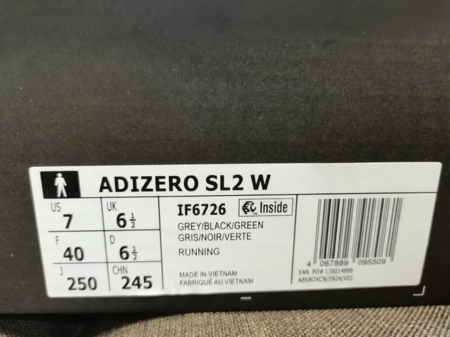 Adidas সাদা কালো হালকা বুনন উপর তিন স্ট্রাইপ দৌড়ানো জুতো 2
