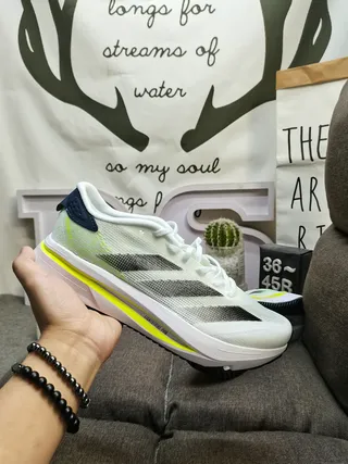 Adidas সাদা কালো হালকা বুনন উপর তিন স্ট্রাইপ দৌড়ানো জুতো 5