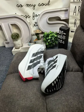 Adidas Blanc Noir Sculpté Médiplantille Rayure Perforée Superposition Chaussures de course 6
