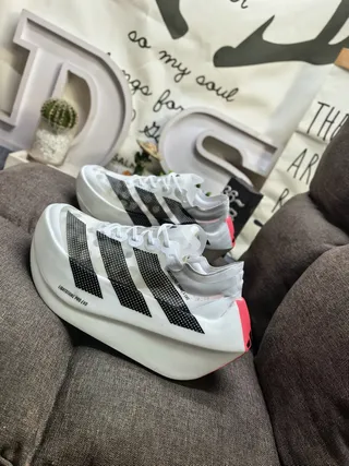 Adidas Blanc Noir Sculpté Médiplantille Rayure Perforée Superposition Chaussures de course 7