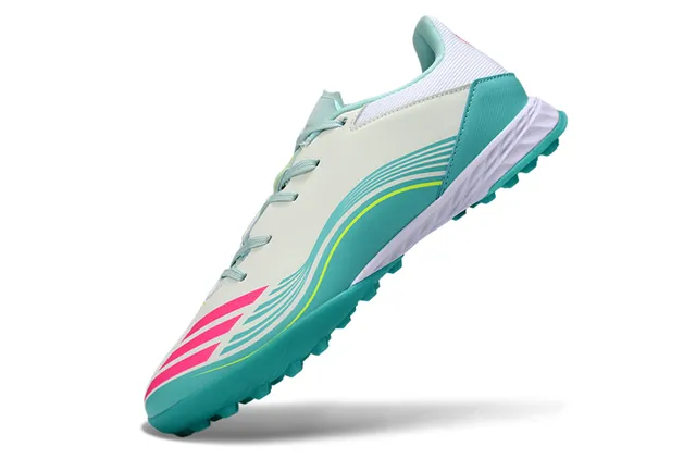 Adidas حذاء أبيض أزرق منخفض القطع ثلاث شرائط علامة جانبية لملعب كرة القدم على العشب 7