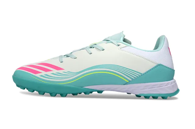 Adidas حذاء أبيض أزرق منخفض القطع ثلاث شرائط علامة جانبية لملعب كرة القدم على العشب 11