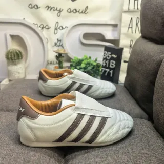 Adidas Chaussures de football intérieur blanc marron sans lacets sangle Velcro capuchon orteil matelassé