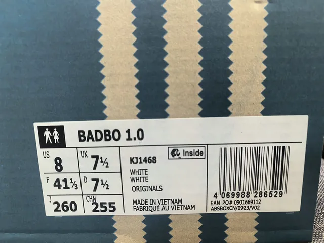 Adidas Baskets Blanches Grises Low-Top en Daim et Recouvrement Synthétique 2
