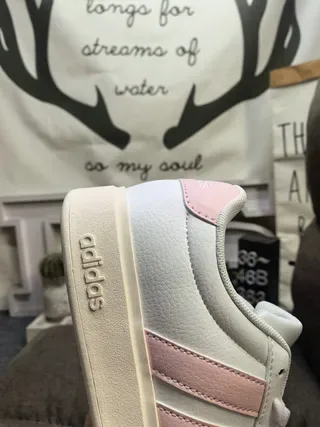 Sneakers Lifestyle Adidas Blanc et Vert Low-Top Look Cuir 3