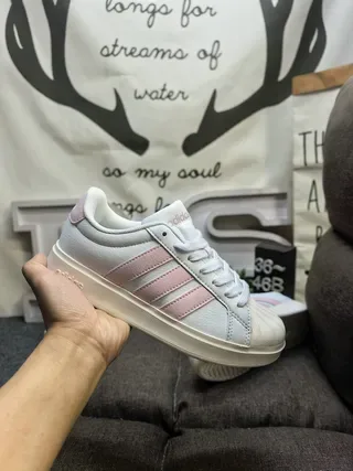 Sneakers Lifestyle Adidas Blanc et Vert Low-Top Look Cuir 5