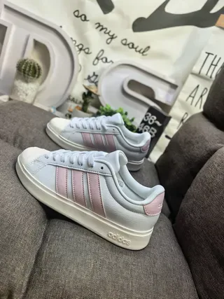 Sneakers Lifestyle Adidas Blanc et Vert Low-Top Look Cuir 7
