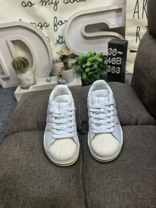 Sneakers Lifestyle Adidas Blanc et Vert Low-Top Look Cuir 10
