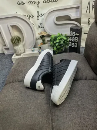Sneakers Lifestyle Adidas Blanc et Vert Low-Top Look Cuir 16