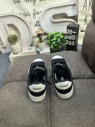 Sneakers Lifestyle Adidas Blanc et Vert Low-Top Look Cuir 18