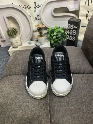 Sneakers Lifestyle Adidas Blanc et Vert Low-Top Look Cuir 20