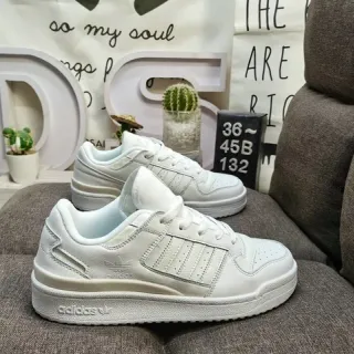 Adidas حذاء أبيض لوتوب ستايل حياة