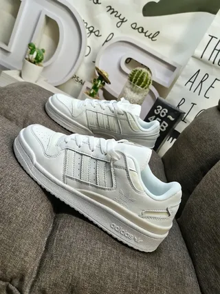 Adidas White Low-Top Lifestyle Sneakers 7