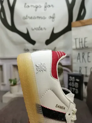 Adidas 白红低帮 Gum Sole 生活休闲运动鞋 3