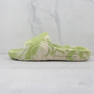 Adidas Yeezy Slide Sandálias marmoreadas em verde e creme