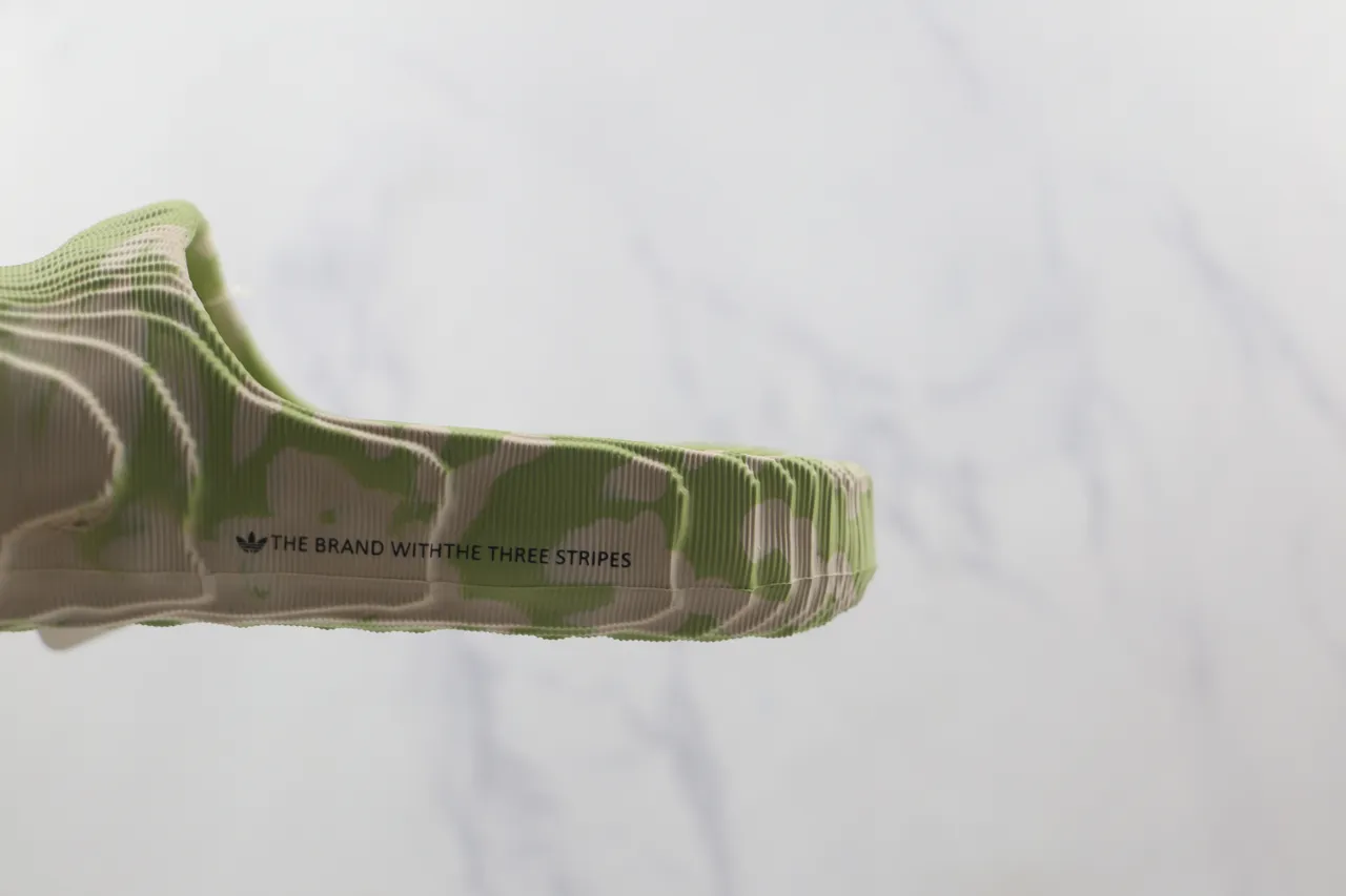 Adidas Yeezy Slide Sandales marbrées vert et crème 7