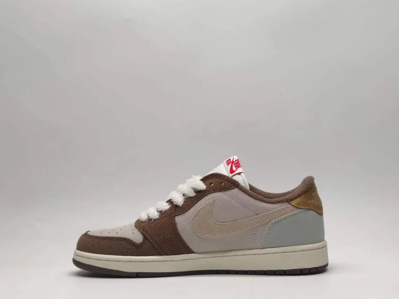 Air Jordan 1 বাদামী বেইজ লো-টপ সুয়েড আপার লাইফস্টাইল স্নিকার্স 5