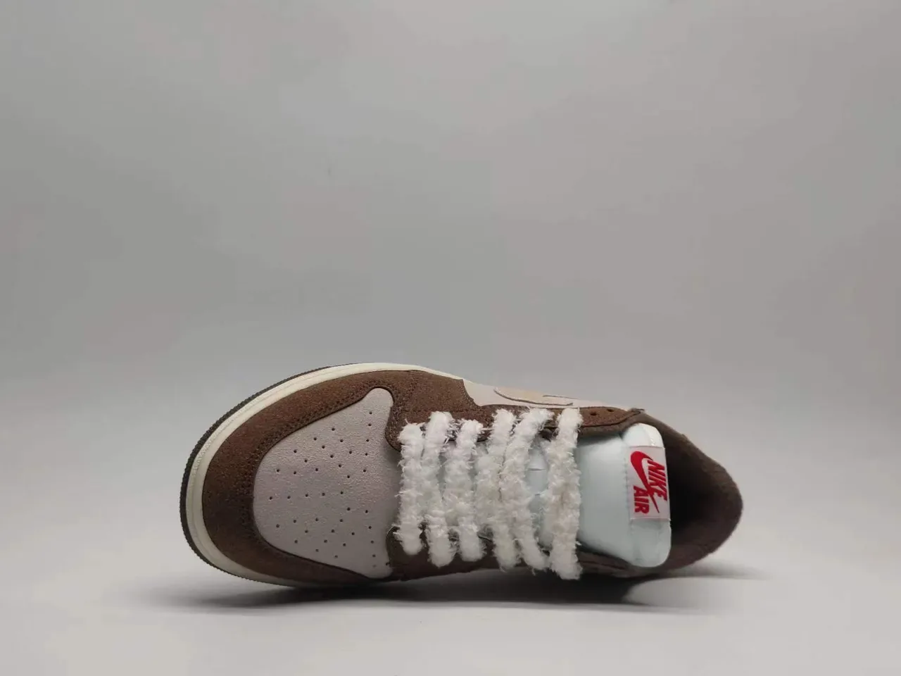Air Jordan 1 বাদামী বেইজ লো-টপ সুয়েড আপার লাইফস্টাইল স্নিকার্স 7