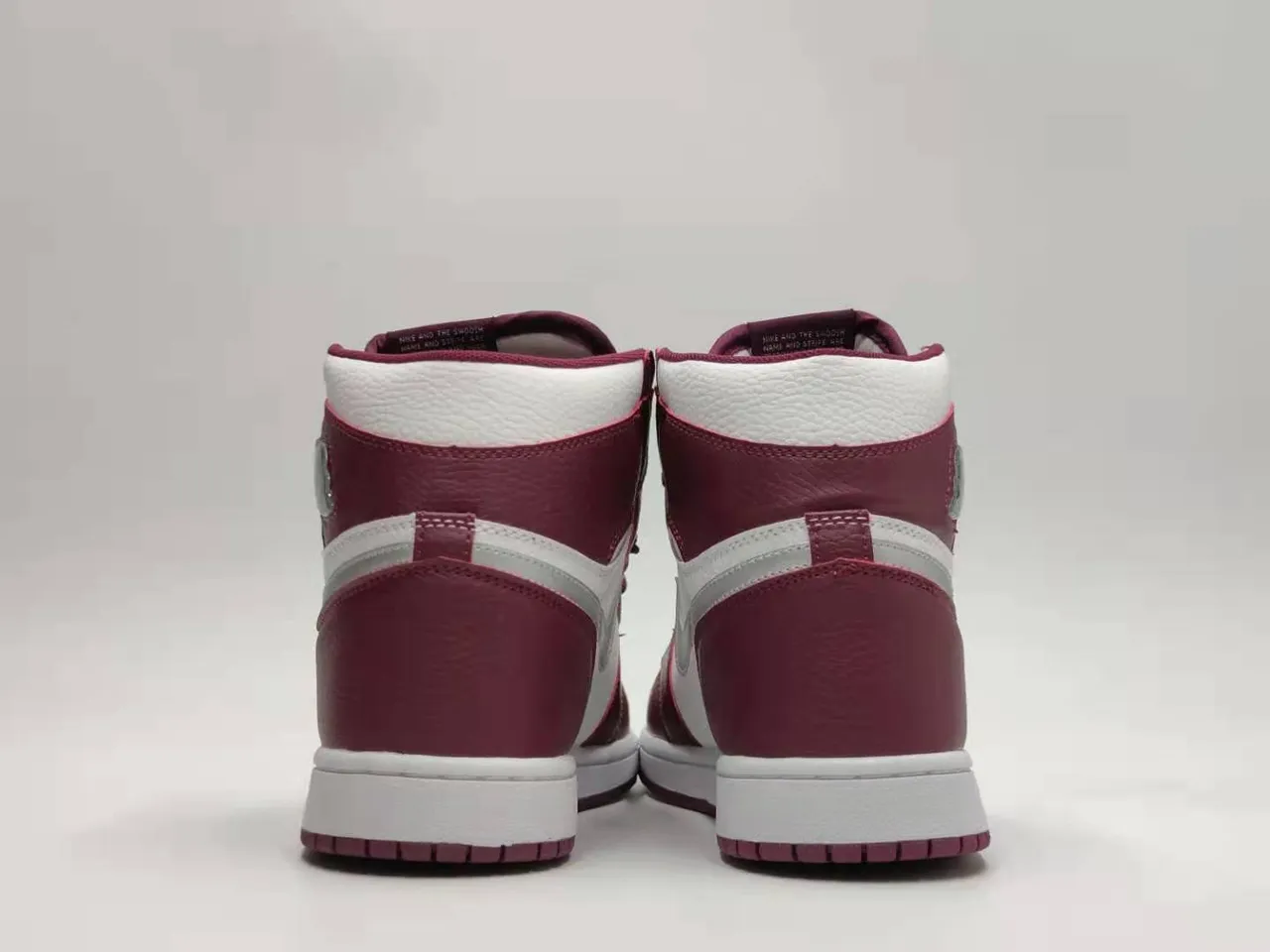 Tênis de basquete de couro Air Jordan 1 bordô e branco 6
