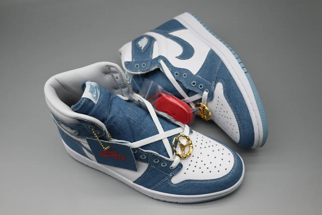 Air Jordan 1 ডেনিম ব্লু এবং হোয়াইট হাই-টপ বাস্কেটবল জুতো 4