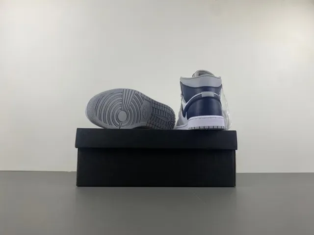 Air Jordan 1 灰海军蓝 高帮 皮革拼接 篮球鞋 16