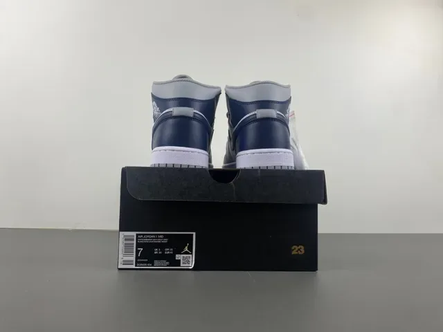 Air Jordan 1 灰海军蓝 高帮 皮革拼接 篮球鞋 17