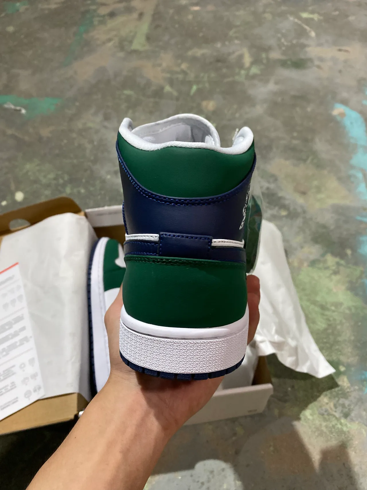 Air Jordan 1 High 森林绿海军蓝白篮球鞋 6